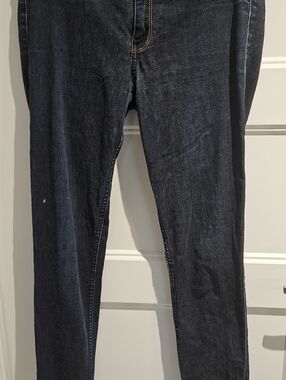 Classic Women's Dark Wash Jeans - Dark Blue